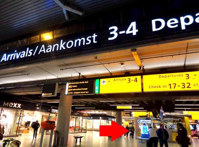 オランダ・スキポール空港でプリペイドSIMカードを購入できる場所