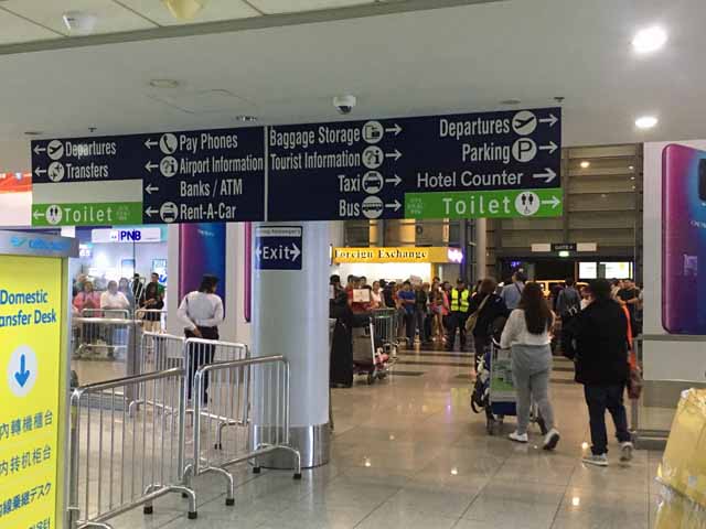 フィリピン　ニノイ・アキノ国際空港出口付近で撮影。