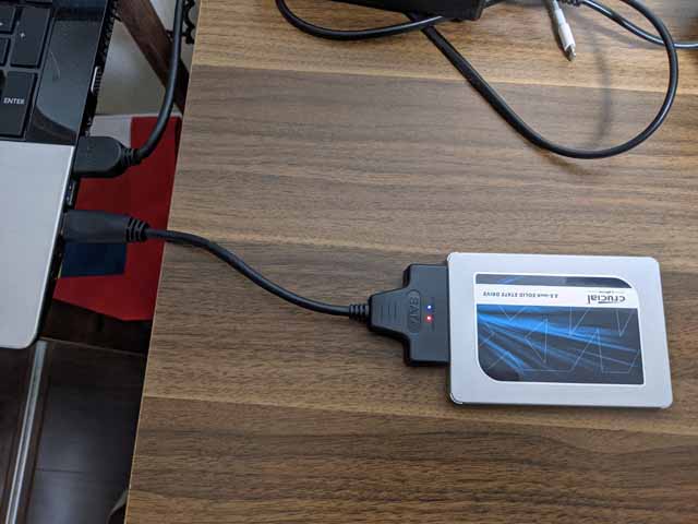 SATA変換ケーブル